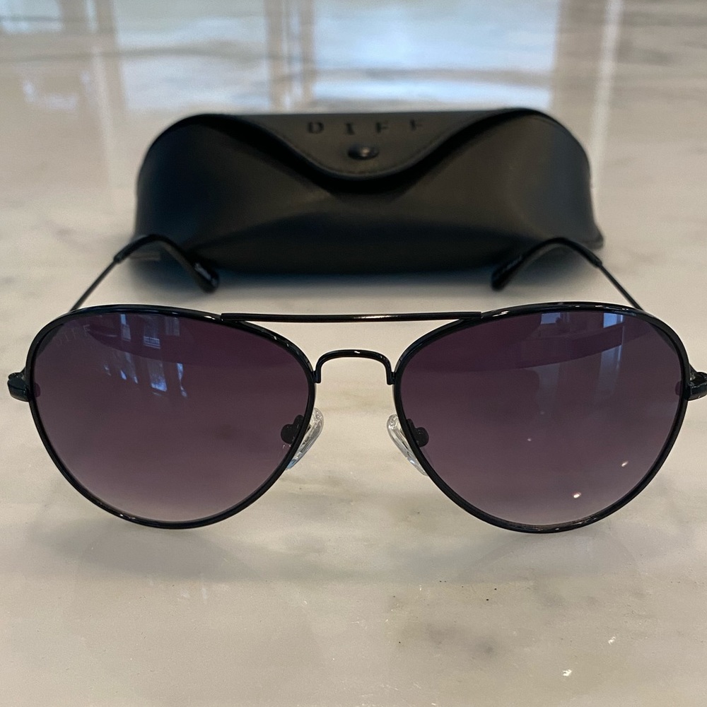 Diff Cruz Aviator Sunglasses - never worn!